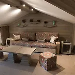 Le K2 Djola Ξενοδοχείο 4*