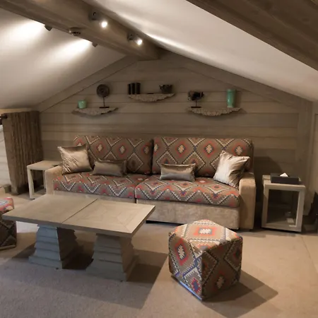Le K2 Djola Hotell 4*