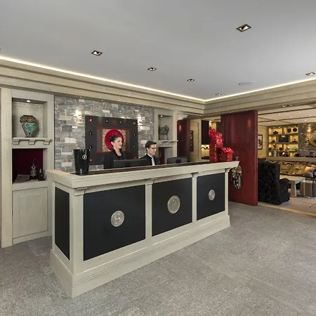 Hotell Le K2 Djola 4*
