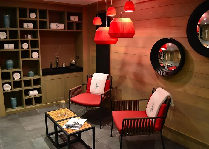 Hotel Le K2 Djola 4*