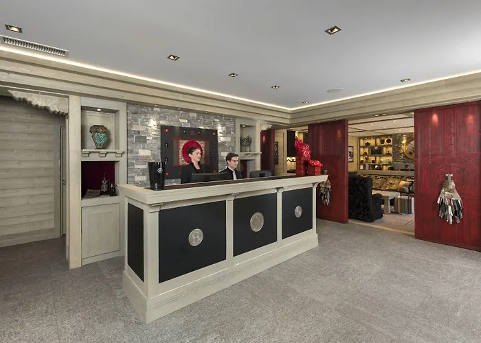 Hotel Le K2 Djola 4*