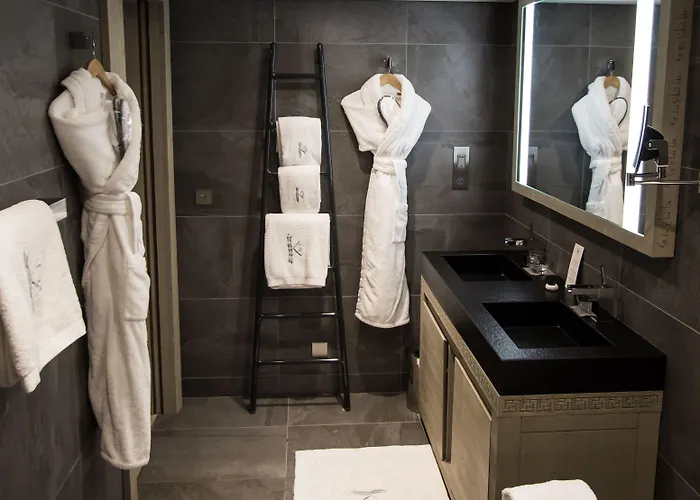 Le K2 Djola Hotel 4*